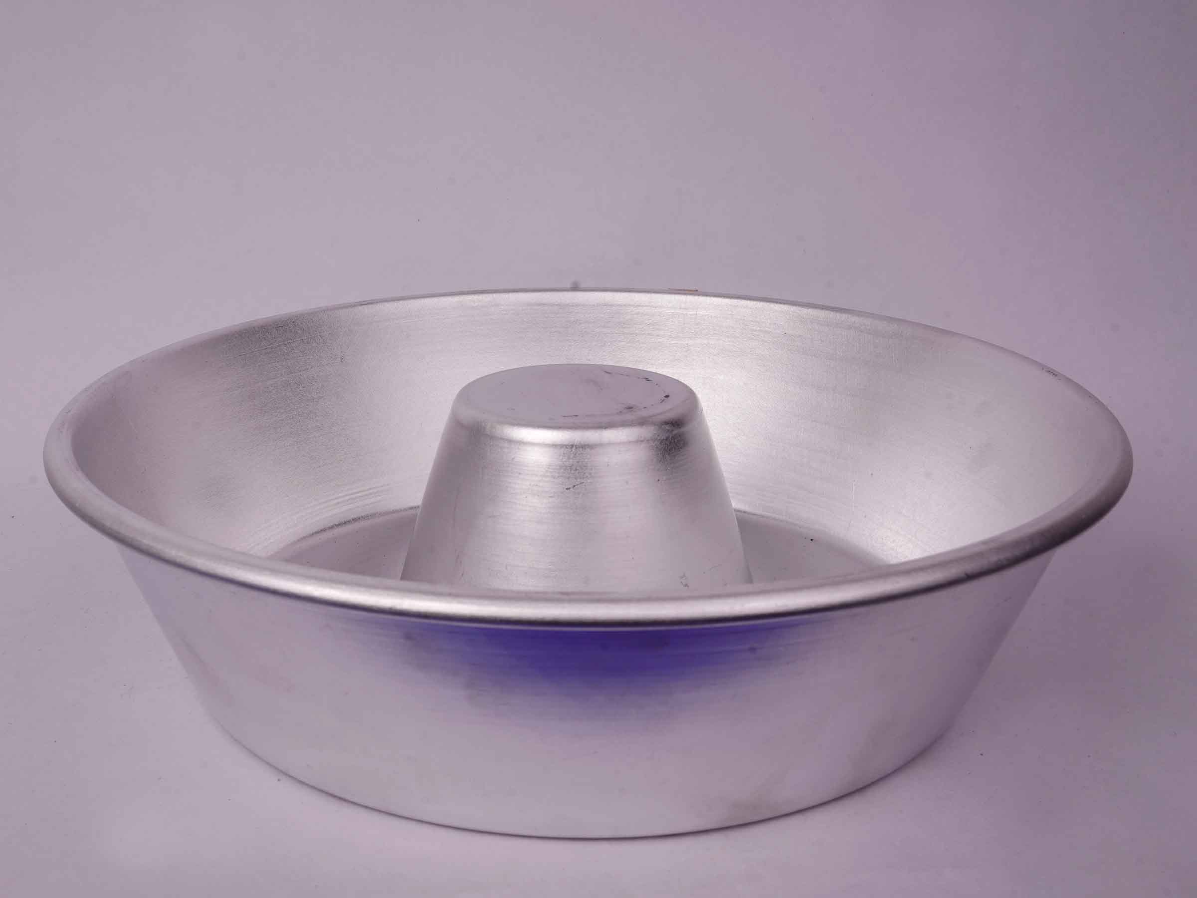 Aluminium Angle/Doughnut cake mould(8(1/2)" x 2(1/2)")